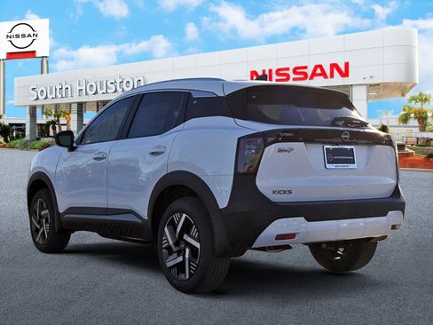 New 2026 Nissan Kicks SV w/ SV Premium Package image 3