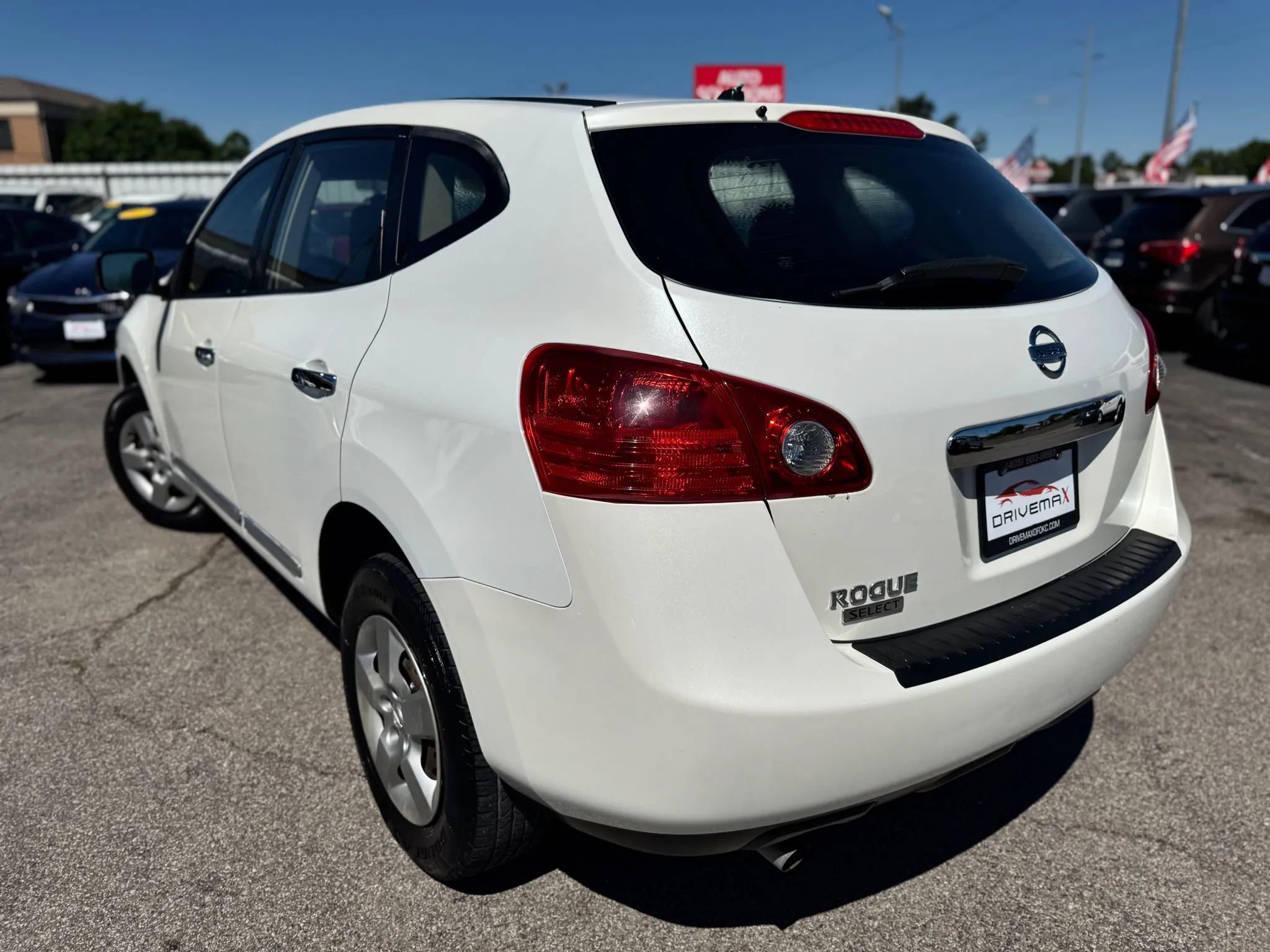 Used 2015 Nissan Rogue S FWD image 7