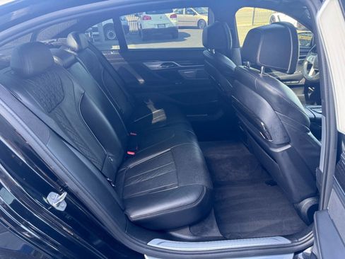 Used 2016 BMW 750i image 13