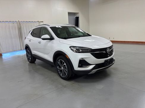 Used 2021 Buick Encore GX Essence AWD/4WD image 2
