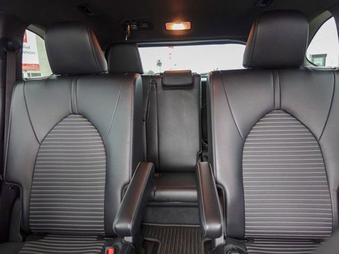 Certified 2022 Toyota Highlander XSE image 17