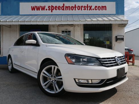 Used 2014 Volkswagen Passat TDI SE image 2