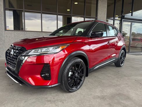 Used 2023 Nissan Kicks SR image 27