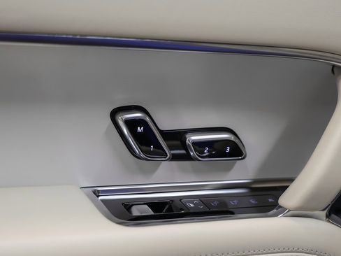 Used 2024 Land Rover Range Rover SV image 60