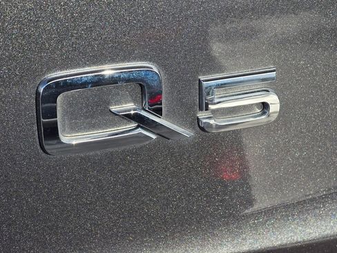 Used 2023 Audi Q5 2.0T Premium w/ Convenience Package image 27