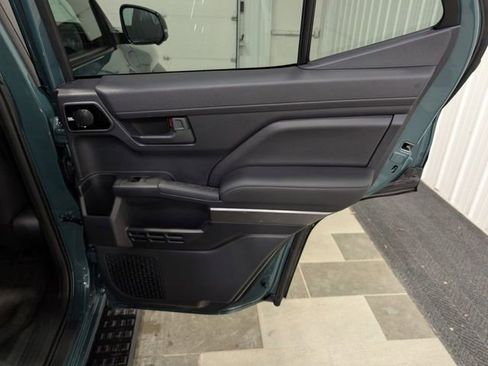 Used 2025 Toyota 4Runner TRD Off-Road Premium AWD/4WD image 26