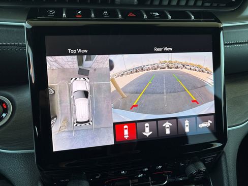 New 2025 Jeep Grand Cherokee L Limited w/ Luxury Tech Group II image 20