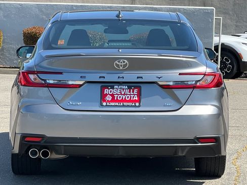 Used 2025 Toyota Camry SE FWD image 8