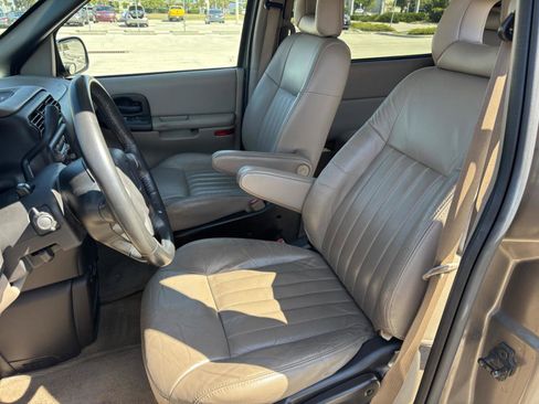 Used 2002 Pontiac Montana Extended w/ Premium Seating Pkg image 11