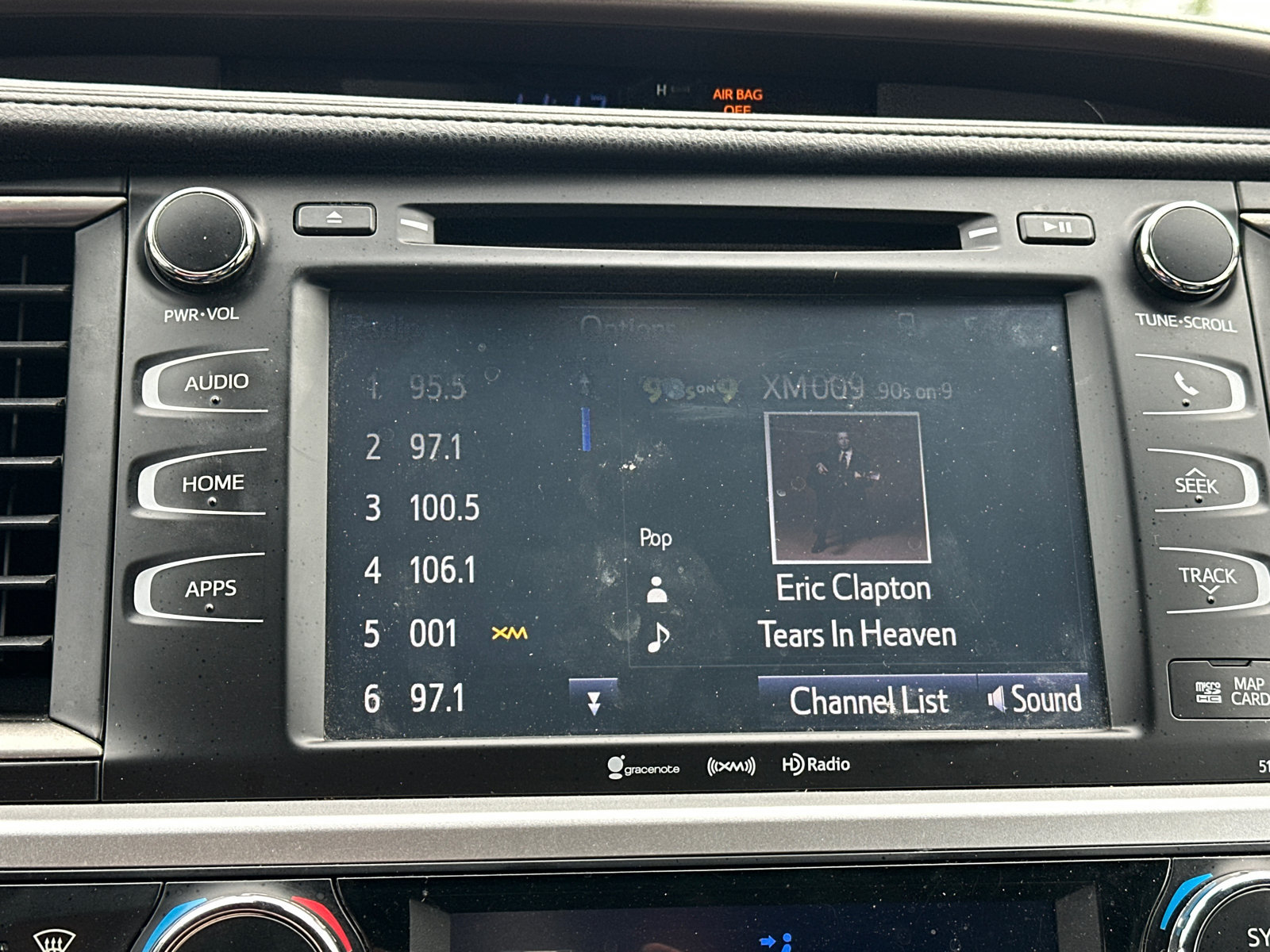 Used 2018 Toyota Highlander XLE FWD image 29