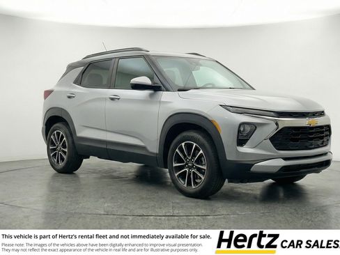 Used 2025 Chevrolet TrailBlazer LT w/ Driver Confidence Package image 1