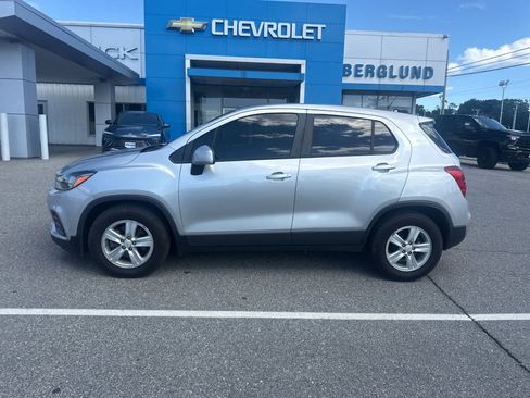 Used 2020 Chevrolet Trax LS w/ Tint and Cruise Package FWD image 2