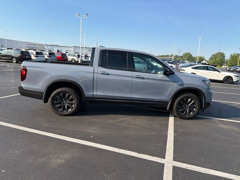 Used 2023 Honda Ridgeline Sport image 7