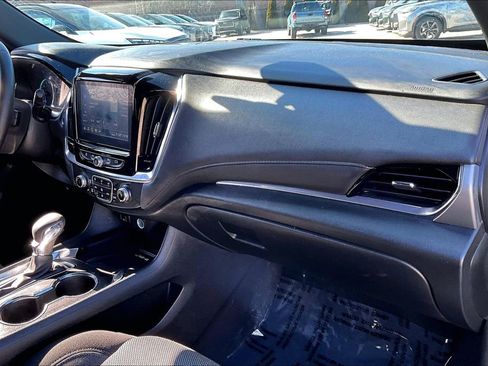 Used 2023 Chevrolet Traverse LT image 24