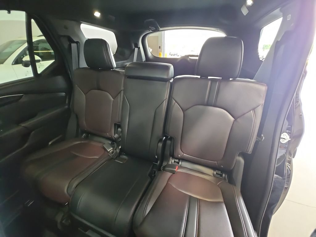 Used 2025 Honda Pilot Black Edition image 22