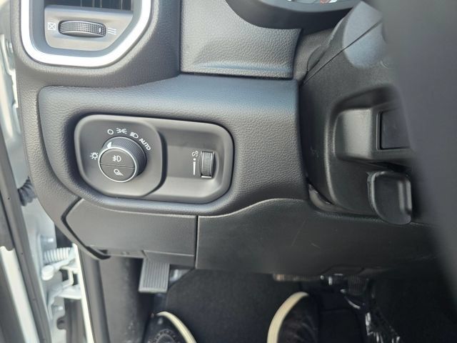 Used 2025 RAM 2500 Big Horn AWD/4WD image 14