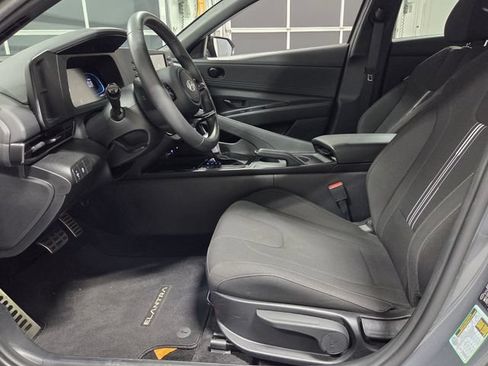 Certified 2025 Hyundai Elantra Sport FWD image 5