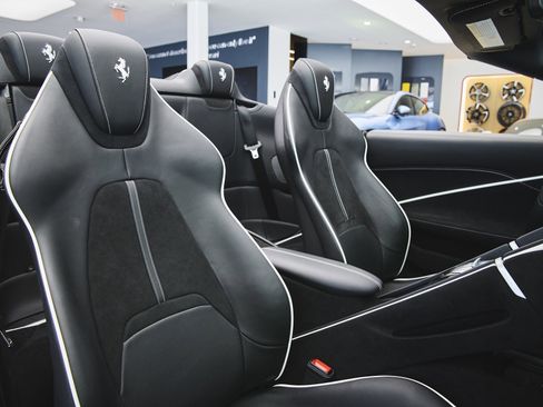 Used 2024 Ferrari Roma Spider image 35