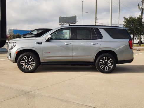 Used 2023 GMC Yukon AT4 w/ AT4 Premium Plus Package image 4