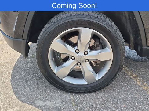 Used 2013 Jeep Grand Cherokee Overland AWD/4WD image 13
