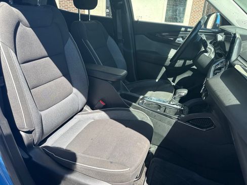 Used 2024 Chevrolet TrailBlazer LT w/ LT Cold Weather Package AWD/4WD image 10
