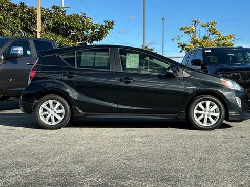 Used 2017 Toyota Prius C Two image 3