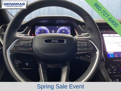 Certified 2025 Jeep Grand Cherokee Limited w/ Luxury Tech Group II AWD/4WD image 19
