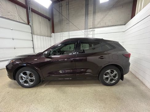 Certified 2023 Ford Escape ST-Line w/ Tech Pack #1 AWD/4WD image 5
