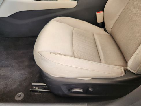 Used 2025 Nissan Altima 2.5 SV FWD image 25