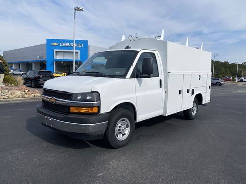 New 2025 Chevrolet Express 3500 w/ Power Convenience Package RWD image 11