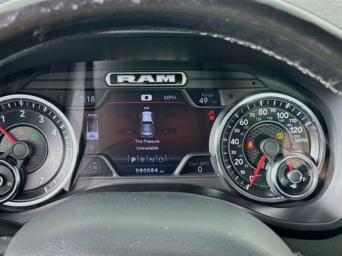 Used 2019 RAM 1500 Laramie AWD/4WD image 12
