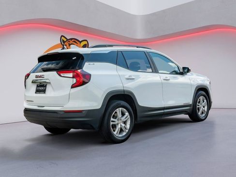 Used 2024 GMC Terrain SLE w/ Driver Convenience Package FWD image 6