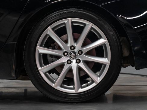 Used 2013 Jaguar XJ AWD image 17