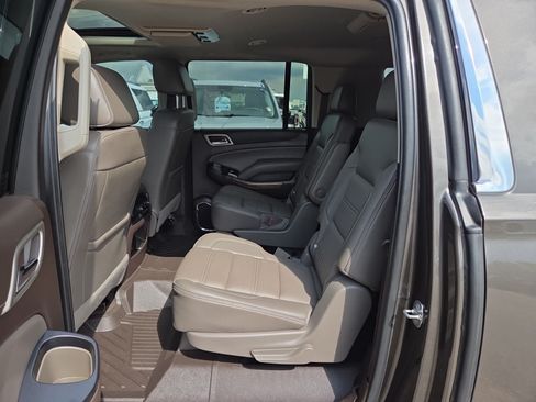Used 2019 GMC Yukon XL Denali w/ Denali Ultimate Package AWD/4WD image 34