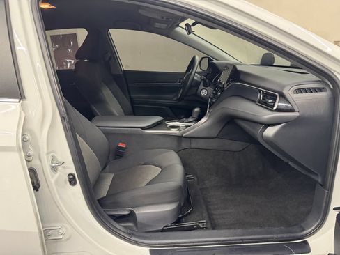 Used 2024 Toyota Camry LE FWD image 28