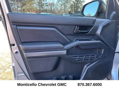 Used 2024 Toyota Tacoma SR5 image 9