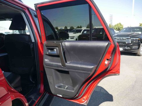 Used 2022 Toyota 4Runner SR5 Premium image 22