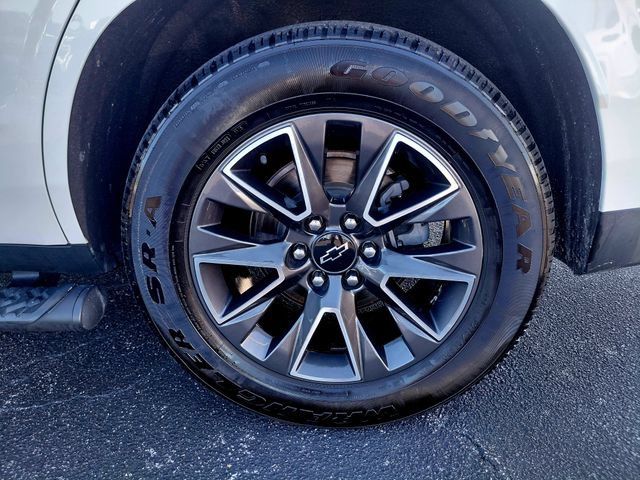 Used 2022 Chevrolet Tahoe Z71 w/ Z71 Off-Road Package AWD/4WD image 14