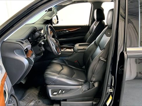 Used 2019 Cadillac Escalade Premium Luxury RWD image 15