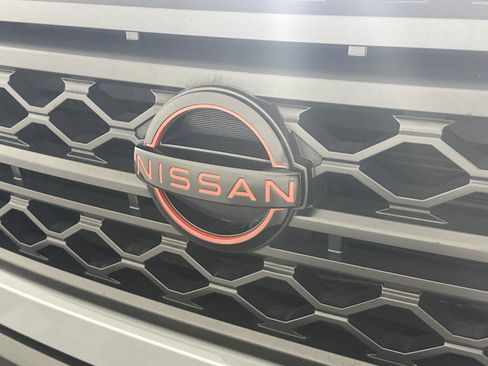 Used 2024 Nissan Frontier PRO-4X AWD/4WD image 13