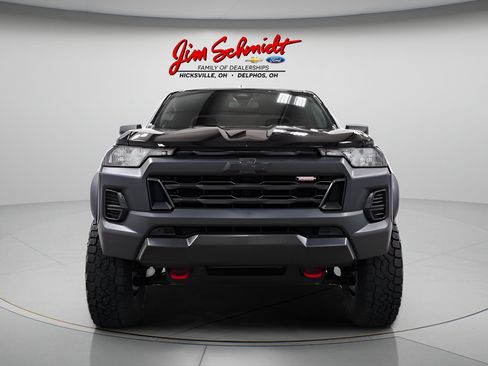 Used 2024 Chevrolet Colorado Trail Boss w/ Advanced Trailering Package AWD/4WD image 2
