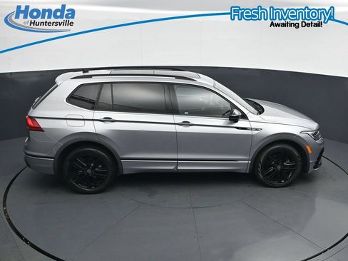 Used 2022 Volkswagen Tiguan SE R-Line FWD image 28