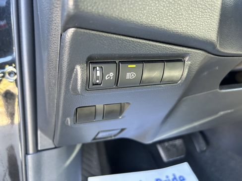 Certified 2023 Toyota Corolla Cross XLE image 15