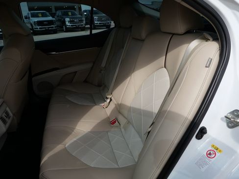 Used 2019 Toyota Camry XLE w/ Driver Assist Package image 14