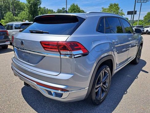 Used 2021 Volkswagen Atlas Cross Sport SE w/ Panoramic Sunroof Package FWD image 5