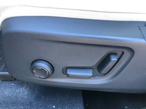 Used 2023 Volvo XC40 B5 Ultimate w/ Protection Package Premier image 14