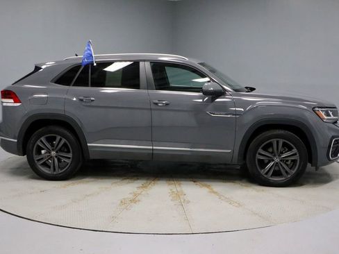 Used 2021 Volkswagen Atlas Cross Sport SE w/ Panoramic Sunroof Package image 12
