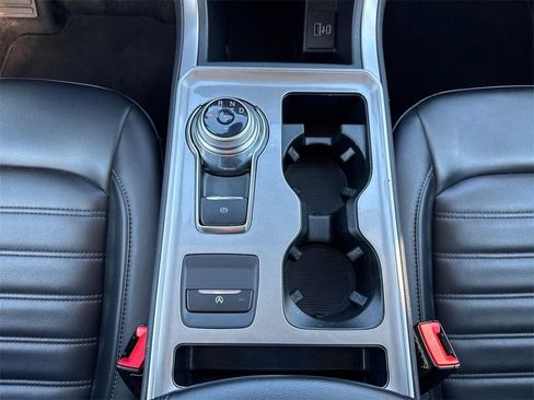 Used 2024 Ford Edge SEL image 17