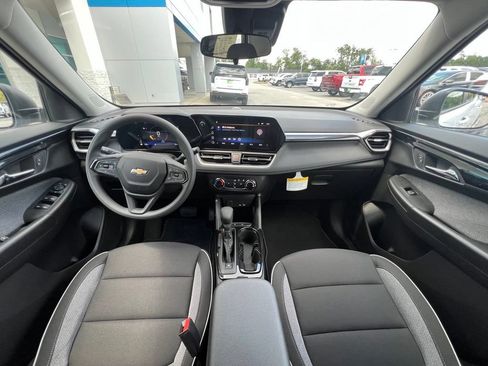 New 2026 Chevrolet TrailBlazer LS FWD image 2