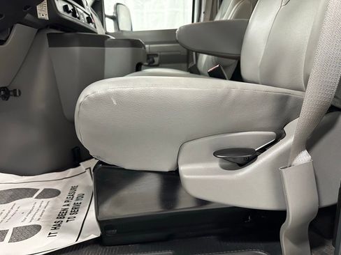 Used 2024 Ford E-350 and Econoline 350 Super Duty image 13